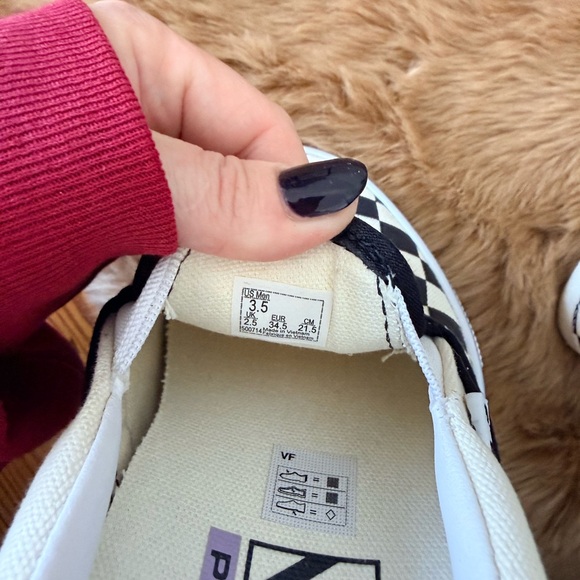 Classic Vans Black and White Checkerboard Slip-Ons size 3.5 (women’s 5!) - Picture 4 of 5